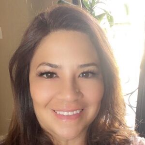 Meet your Posher, Cynthia